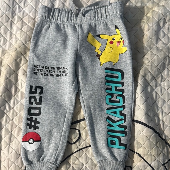 Gray Pikachu Sweatshirt and Pants Set - Picture 3 of 3